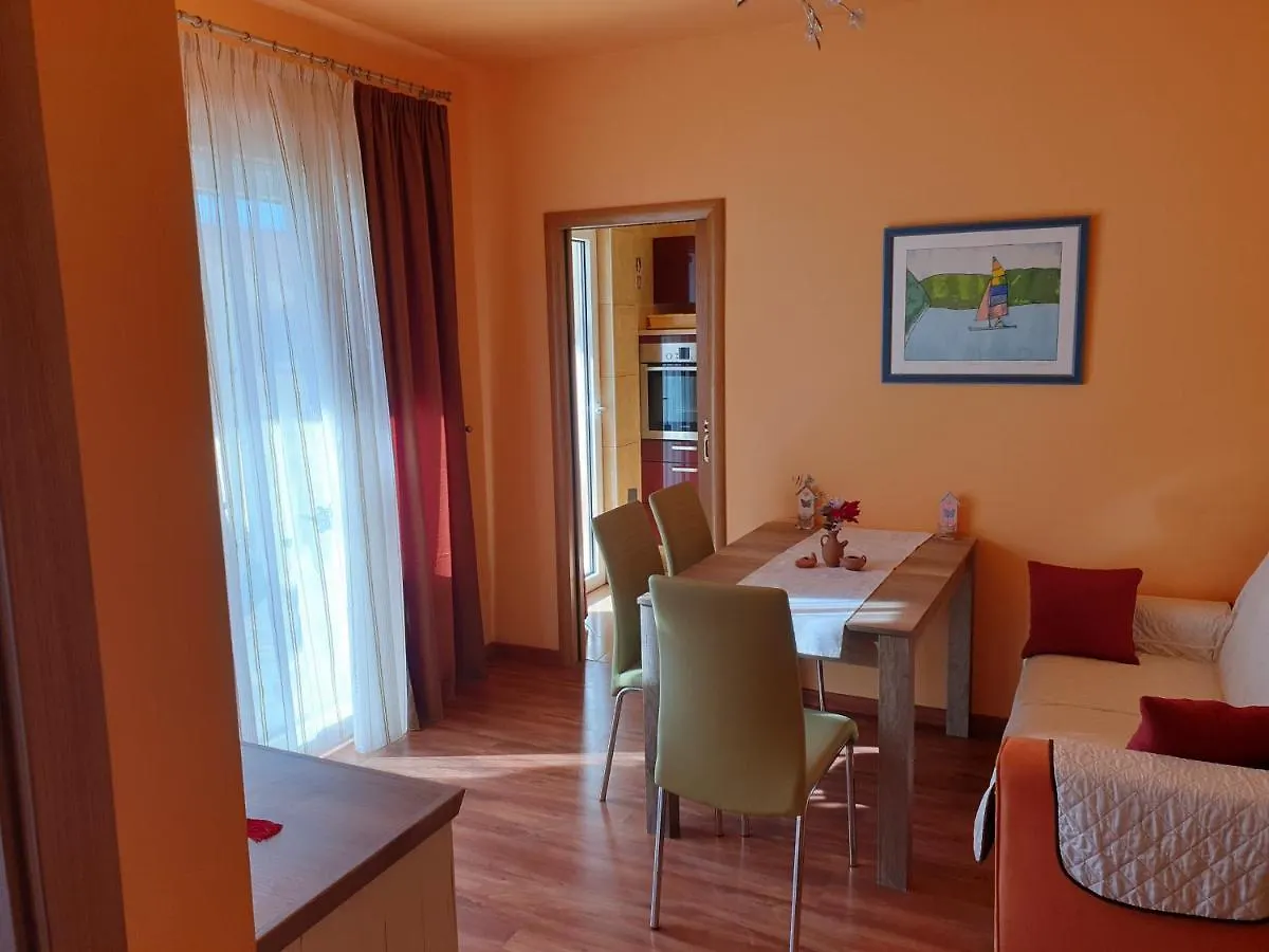 Apartmani Danja Kastela 0*,
