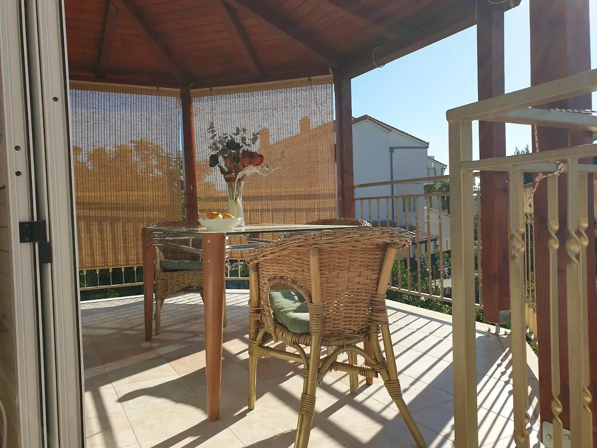 Apartment Apartmani Danja Kastela Croatia