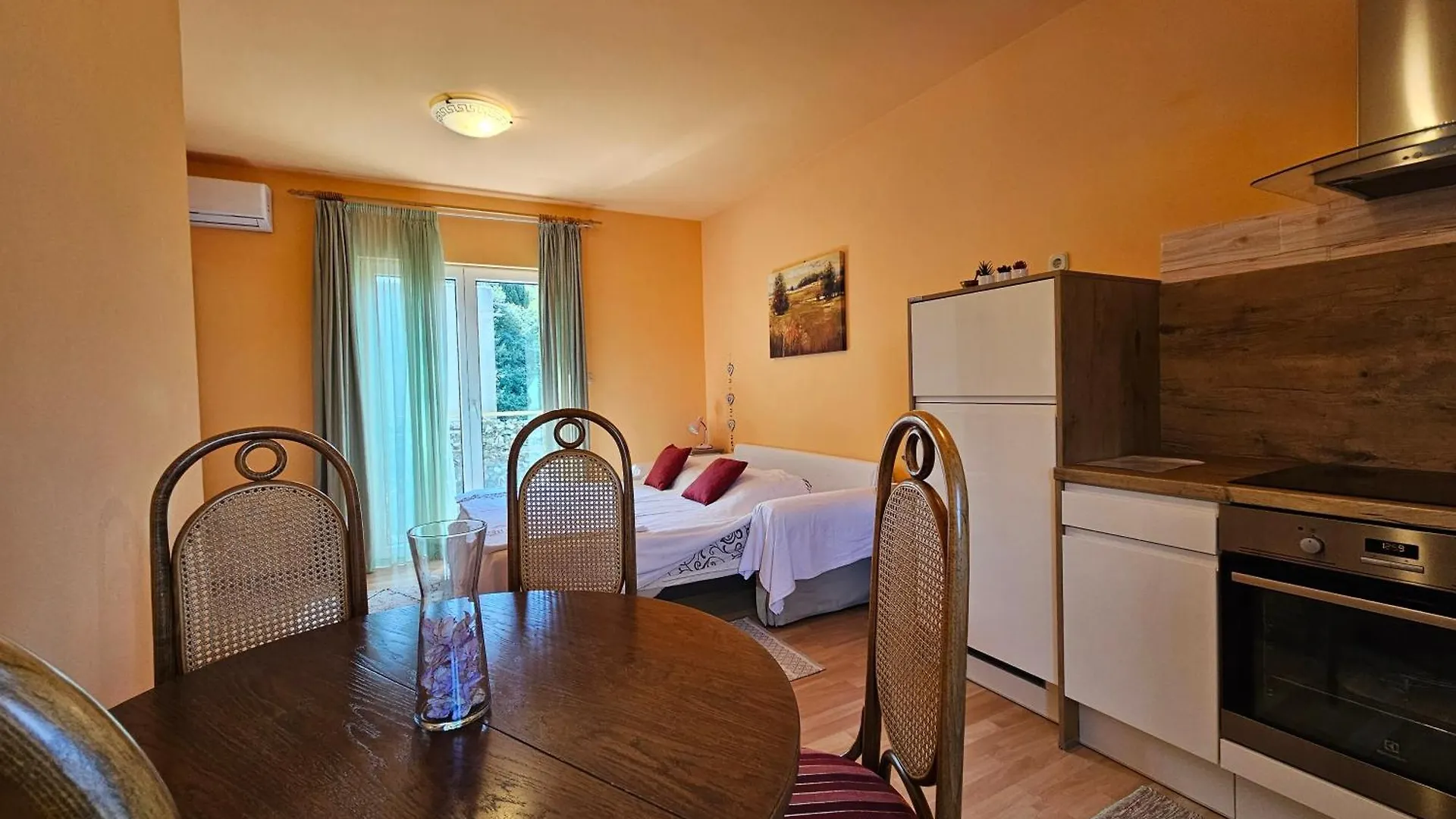 Apartmani Danja Kastela 0*,